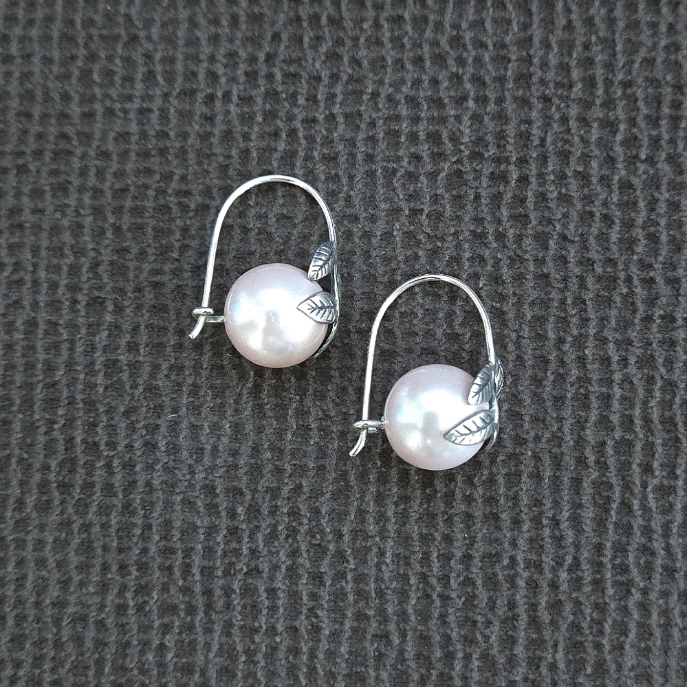 Annika Witt Pink🩷 Pearl And Leaves🍃 Earrings - Picture 4 of 16